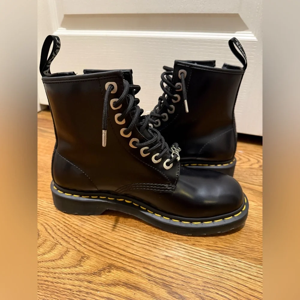 NEW Dr. Martens Black Combat Boots Sz 7M/8W